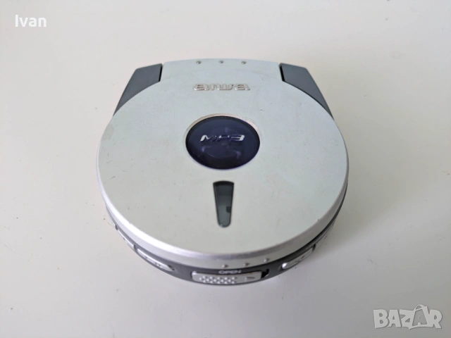 Супер рядък AIWA XP-Z3 Mini CD MP3 Player, снимка 2 - MP3 и MP4 плеъри - 53746503