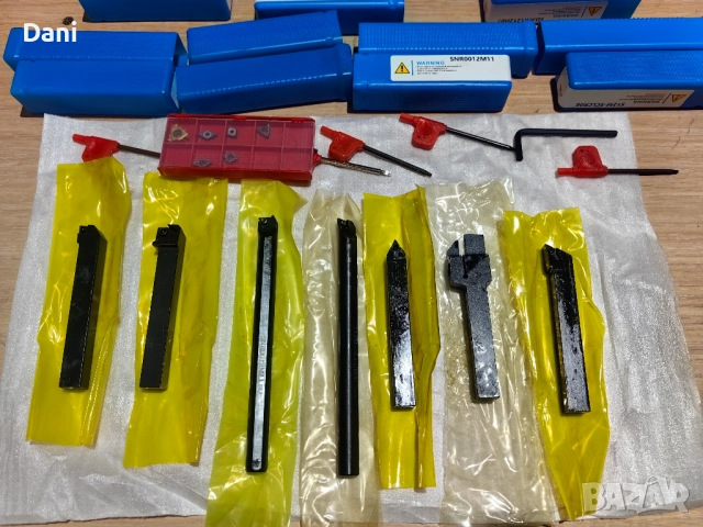 Стругарски нож 12мм. със сменяеми пластини 