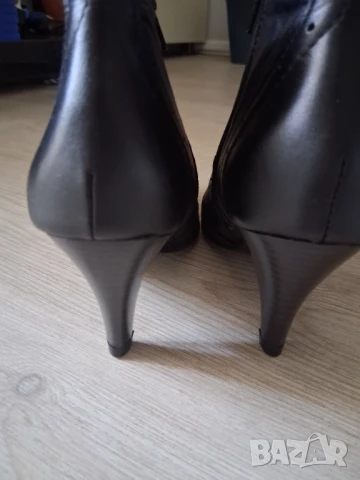 Чисто нови боти от ест.кожа, снимка 5 - Дамски боти - 51129335