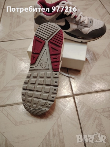 Дамски маратонки Nike Air , снимка 3 - Маратонки - 51812960