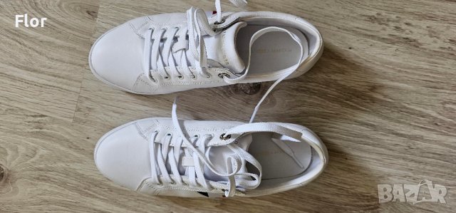 Дамски кецове Tommy Hilfiger