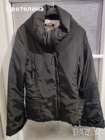 Дамско есенно яке в черен цвят промазка размер S 50 лв. 