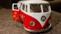 Класически бус Kinsmart Volkswagen  В много добро състояние с отваряща се странична врата и багажник, снимка 4
