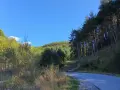 Земя за продажба в Лещен, България – панорамна гледка към планината и готови строителни планове, снимка 3