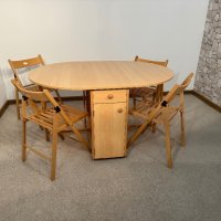 Разтегателна маса със 4 сгъваеми стола, сет , снимка 2 - Маси - 44274314