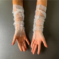Елегантни дълги сиви тюлени ръкавици с бели перли- 3011, снимка 4 - Ръкавици - 44818197