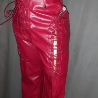М/L Червен кожен панталон с капси , снимка 4 - Панталони - 41671962