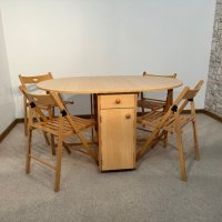 Разтегателна маса със 4 сгъваеми стола, сет , снимка 1 - Маси - 44274314