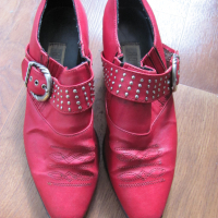 Червени обувки, снимка 2 - Дамски ежедневни обувки - 36326331