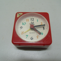 № 6104 стар часовник PEARL   - кварцов механизъм   - работещ 