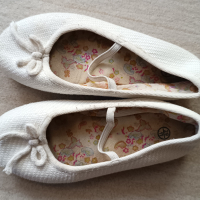 бели дантелени пантофи обувки балеринки H&M, снимка 1 - Детски пантофи - 44932427