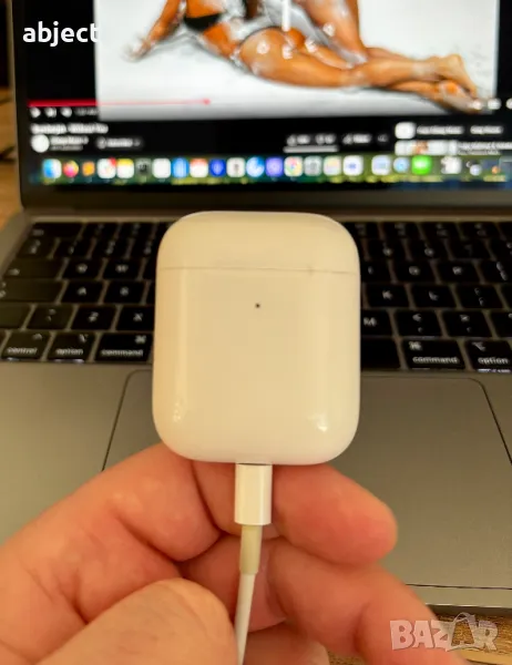 AirPods 2 + charging case - оригинални, работещи безупречно, снимка 1