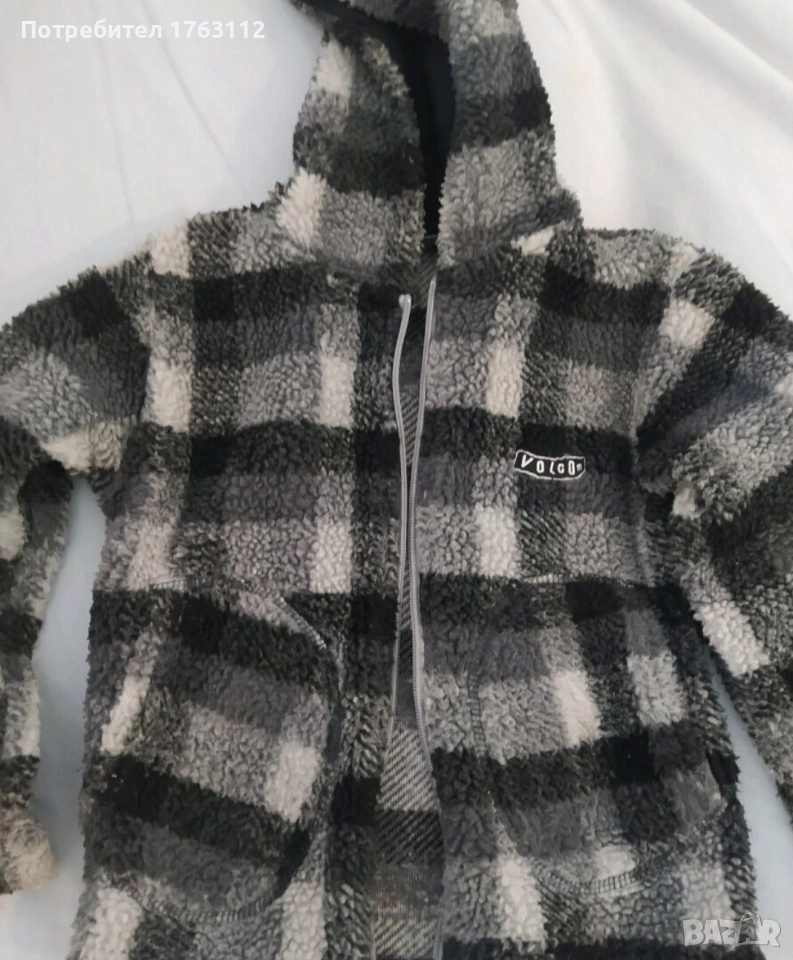 Volcom fluffy горнище, М размер, за 7-8 г.дете, ново, снимка 1