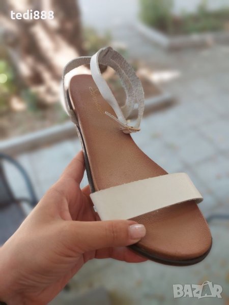 Нови бели сандали, снимка 1