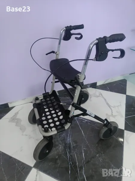 Проходилка за възрастни /ролатор/, снимка 1