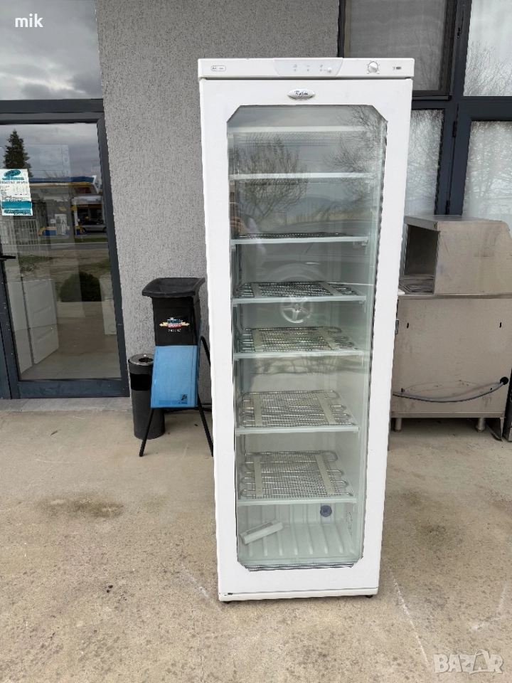 Минусова хладилна витрина 180 см Whirlpool, снимка 1