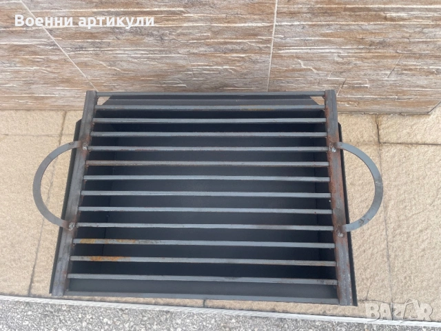 Скари на дървени въглища 