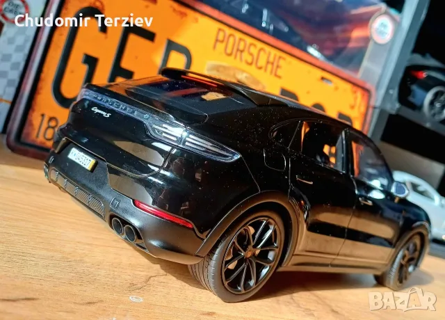 Мащабни модели коли 1:18 / Norev Porsche Cayenne / GT-Spirit Ford Mustang GTD, снимка 4 - Колекции - 56066847