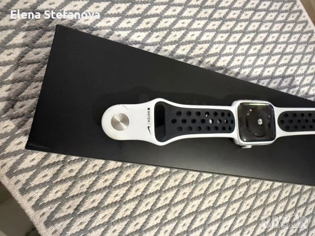 Apple Watch SE Nike edition 40mm, снимка 5 - Apple iPhone - 52549086