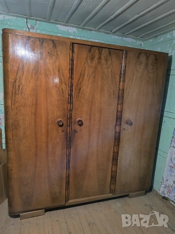 Гардероб масивна дървесина