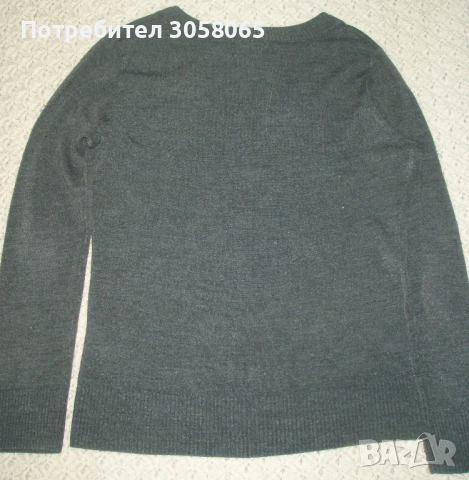 Сива блуза H&M с V - образно деколте, снимка 4 - Блузи с дълъг ръкав и пуловери - 36333870