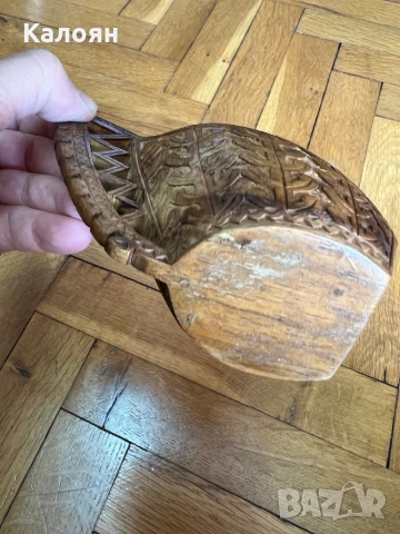 Дървен декоративен предмет с резба, снимка 3 - Антикварни и старинни предмети - 50707538