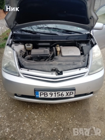 Тойота Приус, снимка 7 - Автомобили и джипове - 52259596