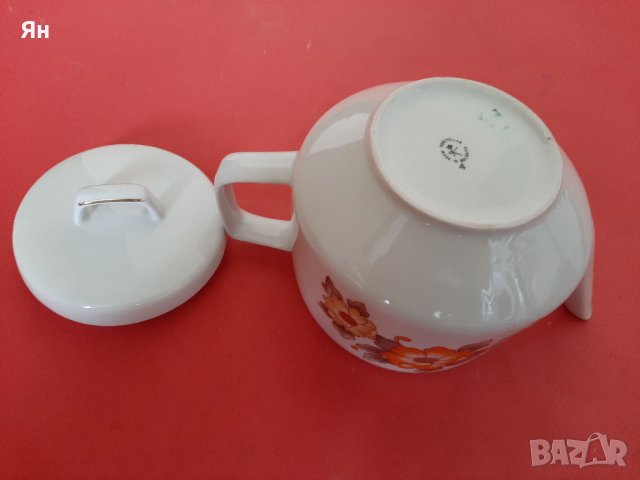 Красив Български Чайник/Кана от Порцелан от 1970-те , снимка 3 - Други ценни предмети - 41432933