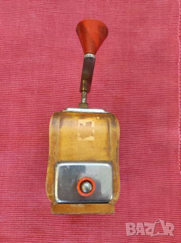 Стара дървена мелничка за кафе. , снимка 5 - Антикварни и старинни предмети - 36364900