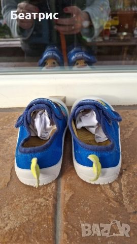 Олекотени пантофи с Baby shark, снимка 2 - Детски пантофи - 52908628