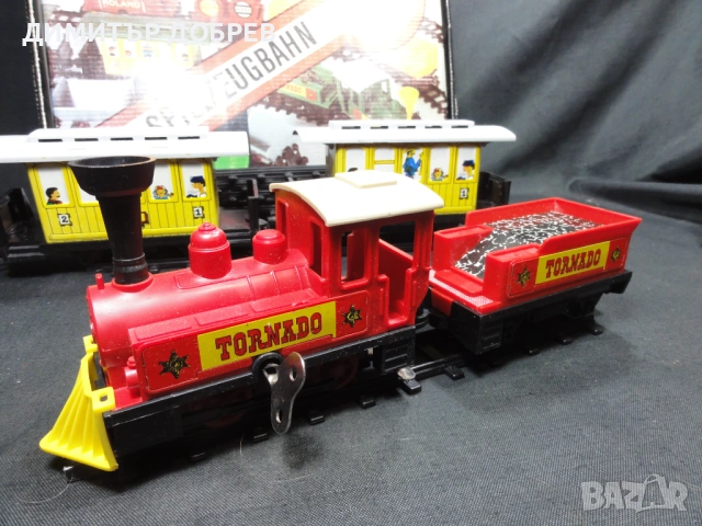 СТАРА РЕТРО СОЦ ГДР DDR МЕХАНИЧНА ИГРАЧКА ВЛАКЧЕ TORNADO, снимка 4 - Колекции - 53281954