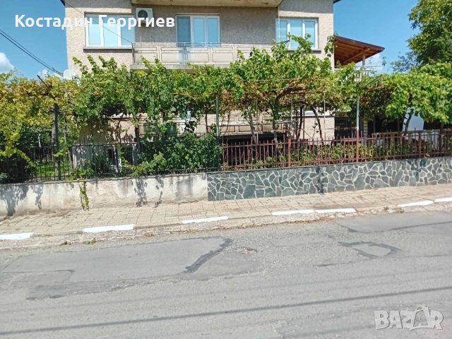 Самостоятелен първи етаж от масивна железобетонна къща с  магазин за нехранителни стоки , снимка 3 - Етаж от къща - 42652757