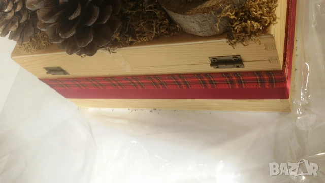 Коледна подаръчна декорация с дървена кутия в целофан, снимка 18 - Декорация за дома - 51708407