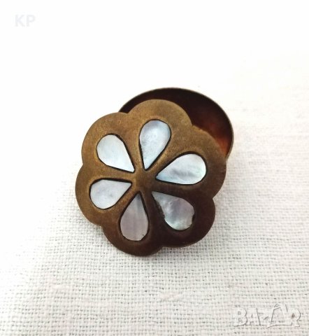 Кутийки от месинг, инкрустирани със седеф , снимка 8 - Антикварни и старинни предмети - 40842669