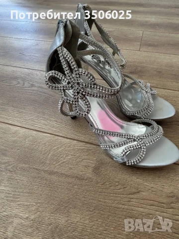 Продавам чисто нови токчета, снимка 3 - Дамски елегантни обувки - 50744686