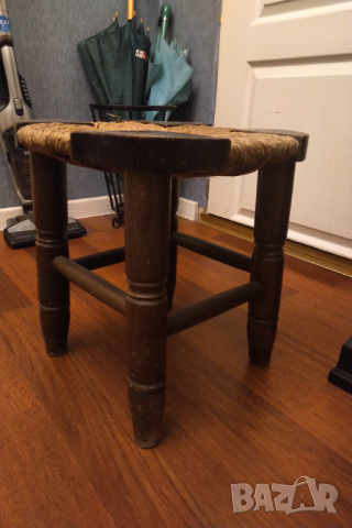 Стара табуретката  масивно дърво,ратан, снимка 4 - Столове - 44782072