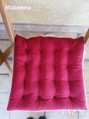Възглавници за стол червени и покривка, снимка 2 - Покривки за маси - 53847771