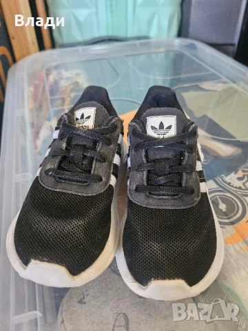 детски adidas маратонки 22номер , снимка 3 - Детски маратонки - 51730720