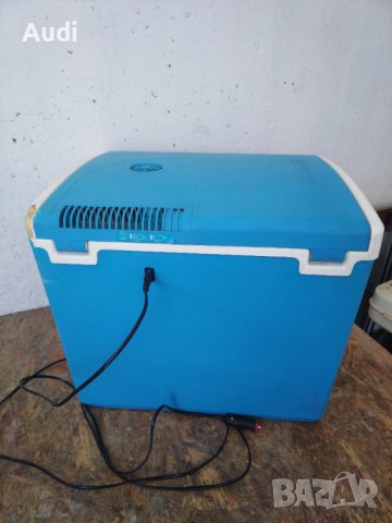 Електрическа хладилна кутия  CАMPINGAZ EUROPE  с обем 36 литра захранванващ кабел за запалка на авто, снимка 7 - Хладилни чанти - 41612347