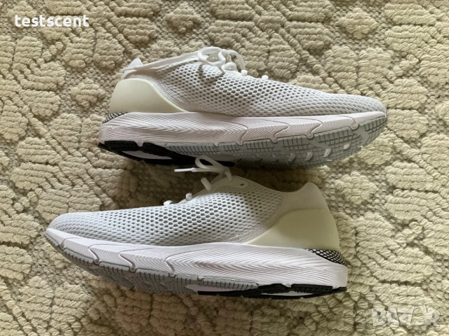 $129 Under Armour HOVR Sonic 4 – мъжки маратонки за бягане, бели, размер EU 46 / UK 11 / US 12, снимка 3 - Маратонки - 52181403