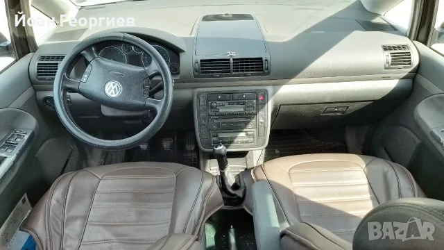 VW Sharan 1.9 TDI, снимка 13 - Автомобили и джипове - 55994076
