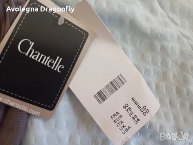 Сутиени на Triumph u Chantelle, нови, снимка 3 - Бельо - 55743377