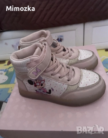 Високи кецове с Мини Маус на waikiki н-р 29 с подарък!, снимка 2 - Детски обувки - 52120987