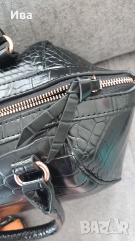 Дамска черна чанта Pieces , снимка 3 - Чанти - 42742503