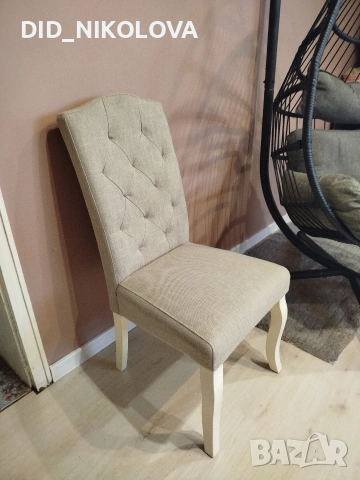Два броя луксозни столове от Юск