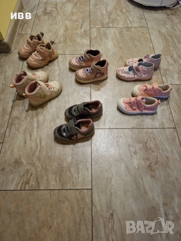 Намалени на 25лв Огромен лот обувки+подаръци, снимка 2 - Детски обувки - 51626201