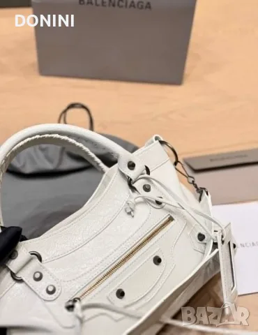 Balenciaga Дамска чанта, кожа, снимка 8 - Чанти - 56112582