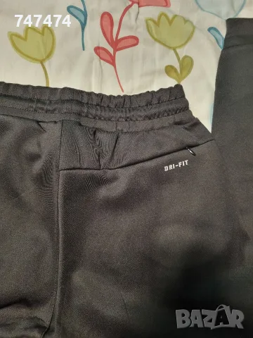 Нов спортен екип NIKE, M, снимка 8 - Спортни дрехи, екипи - 55888715