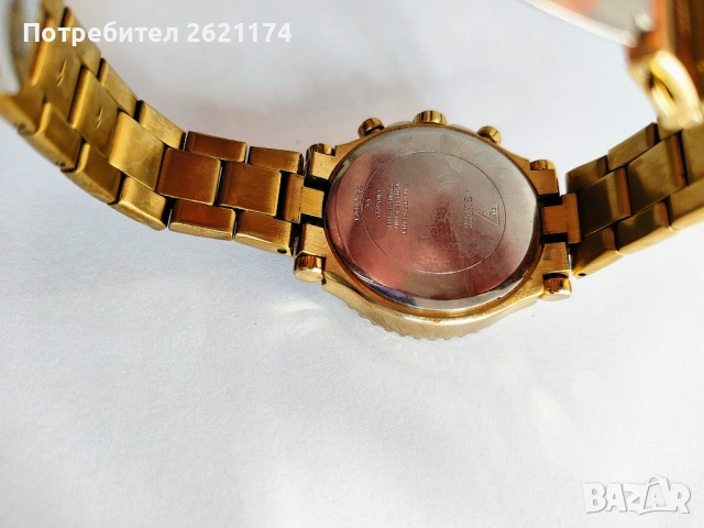 Дамски часовник Guess, снимка 3 - Дамски - 53848010