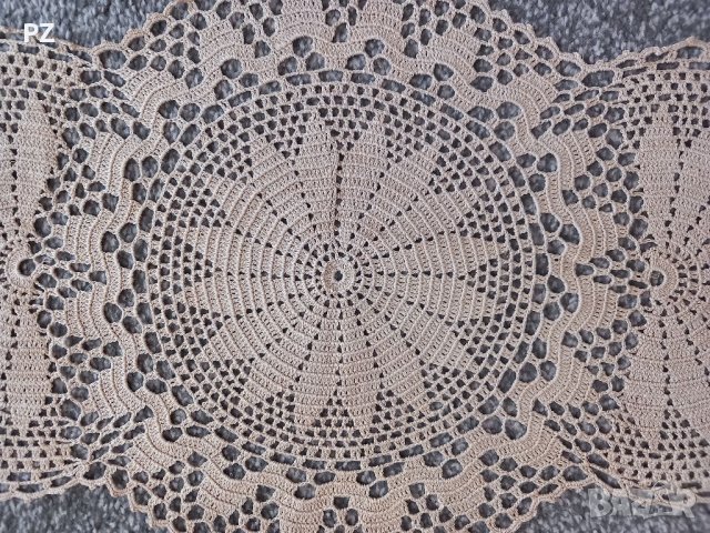 Плетена покривка, снимка 2 - Покривки за маси - 40262542